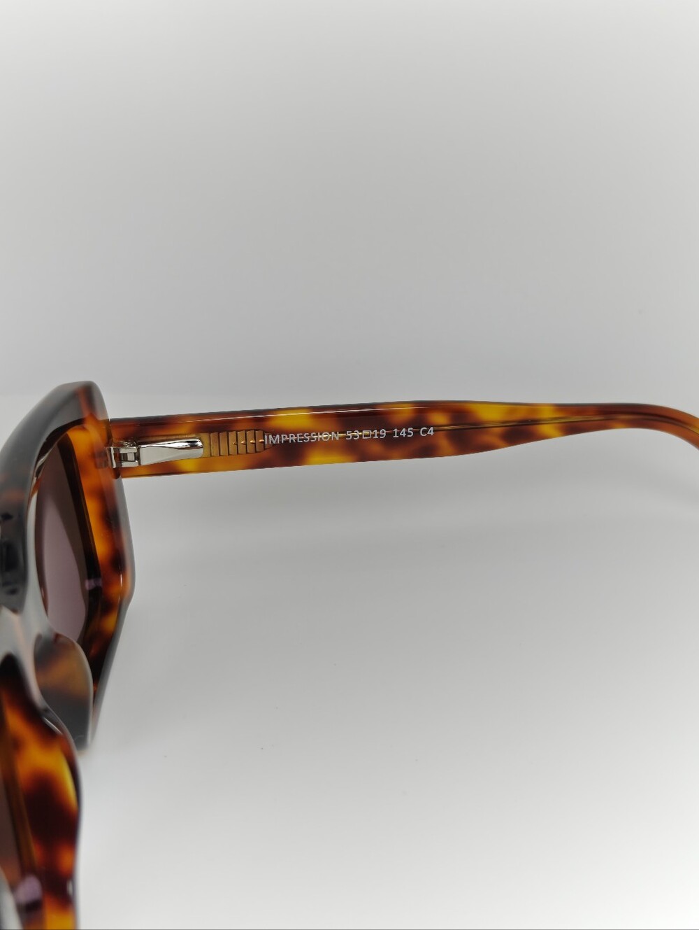 Impression. Classic Tortoiseshell Rectangular. Thicker Structure Front - Picture 10 of 11